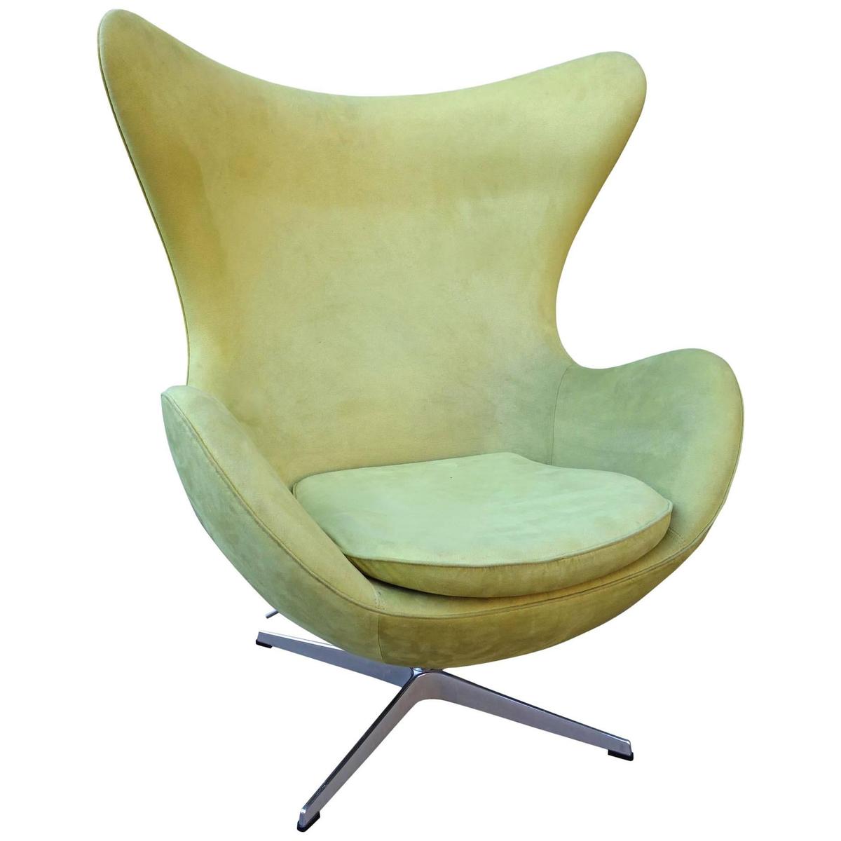 Midcentury Suede Arne Jacobsen Egg Chair for Fritz Hansen